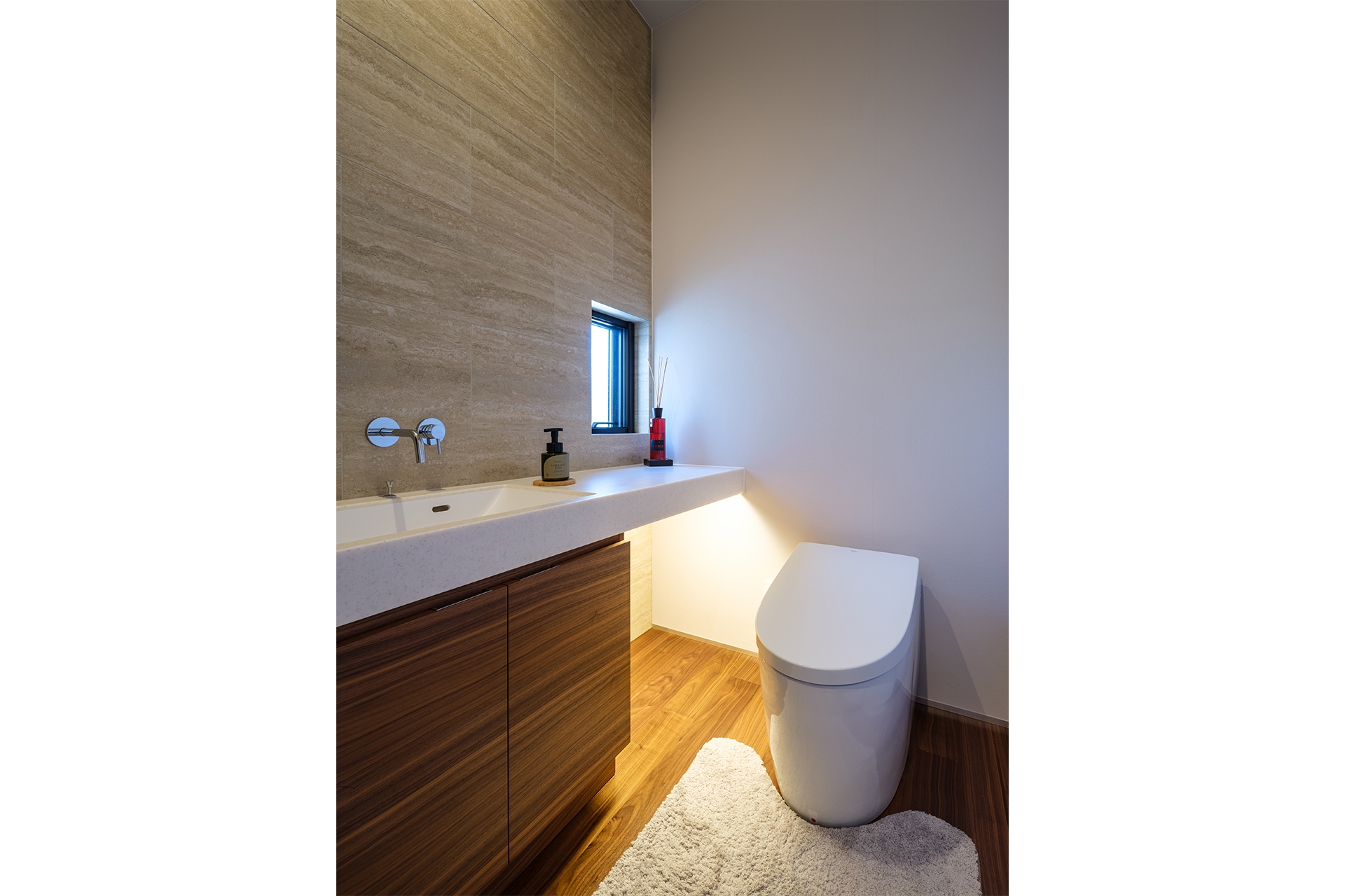 Spread_Toilet