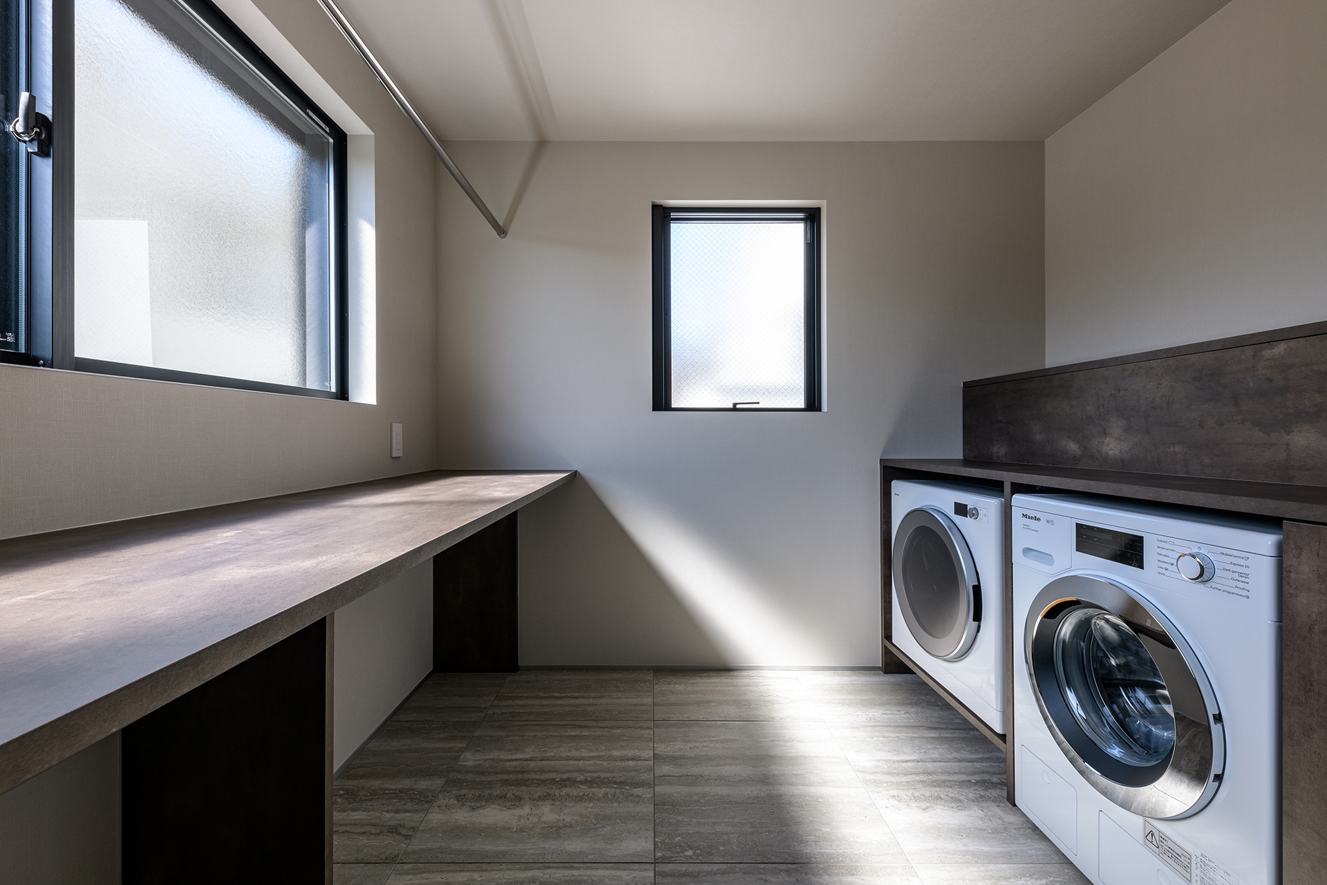天空海闊_LaundryRoom